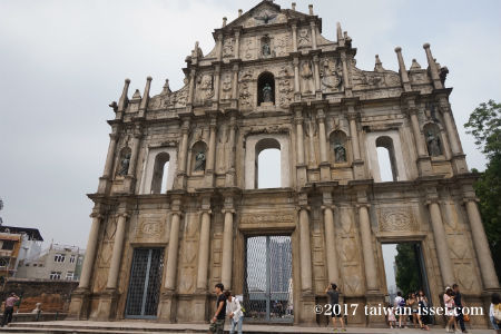 マカオ旅行 マカオ観光 世界遺産の聖ポール天主堂はやっぱり人気 イッセイの台湾 高雄情報